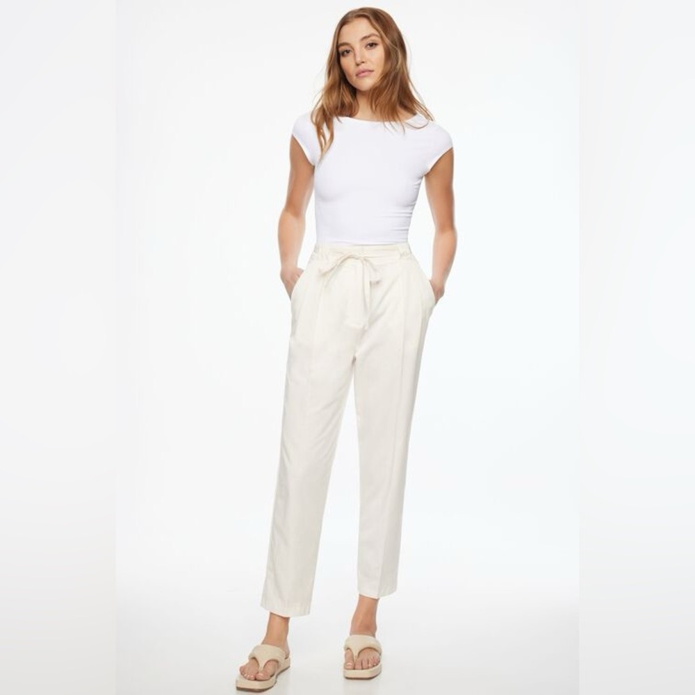 Dynamite NWT Straight Leg Belted Pants